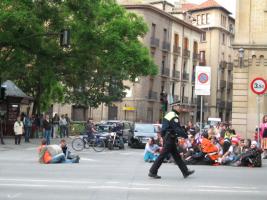 Bidón y sentada de apoyo