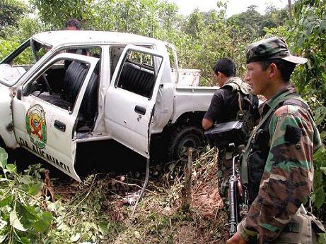 Coche de la Policia asaltado por Sendero en el 2005
