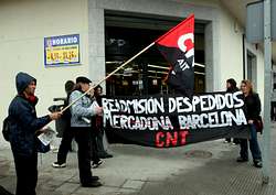 Imagem da concentracom diante de Mercadona em Carvalho
