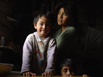 Una de las familias con peligro de desalojo