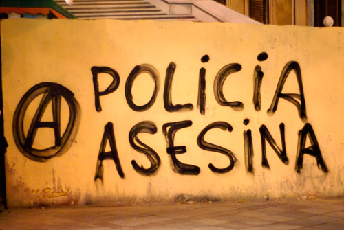 http://www.lahaine.org/b2-img08/policia-asesina.jpg