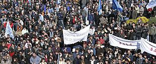 Trabajadores de Dacia en la manifestación donde sonó 
