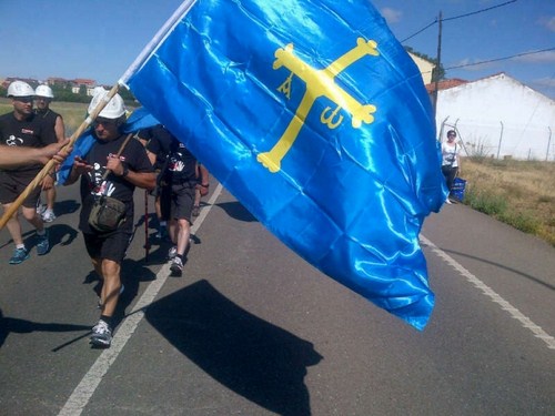 bandera asturias marcha negraa