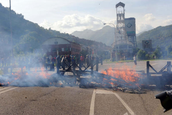 barricada pozo santiago